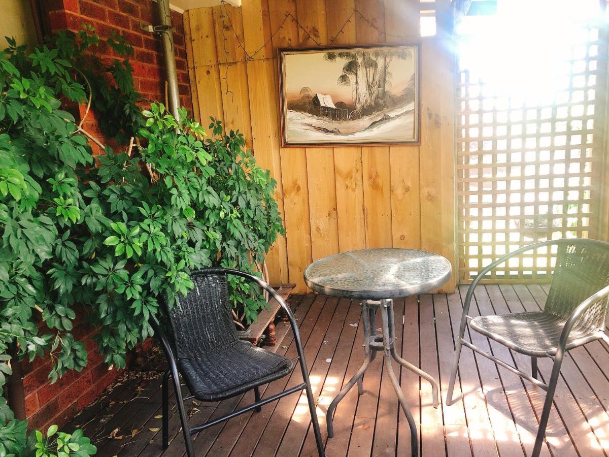 Golden House Apartment Спригвейл Екстериор снимка